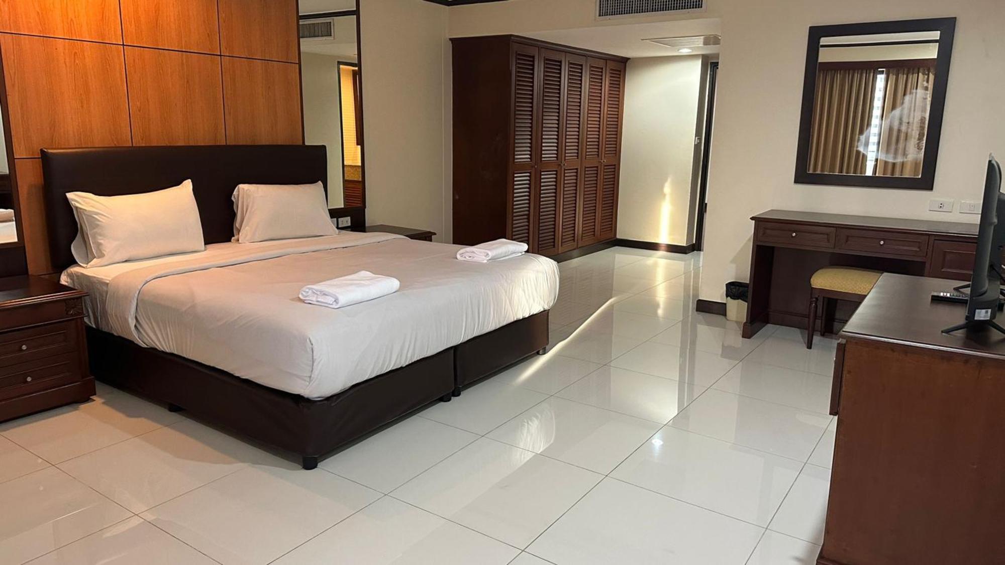 Omni Tower Nana Bangkok - Serviced Apartment On Sukhumvit Soi 4 Exterior foto