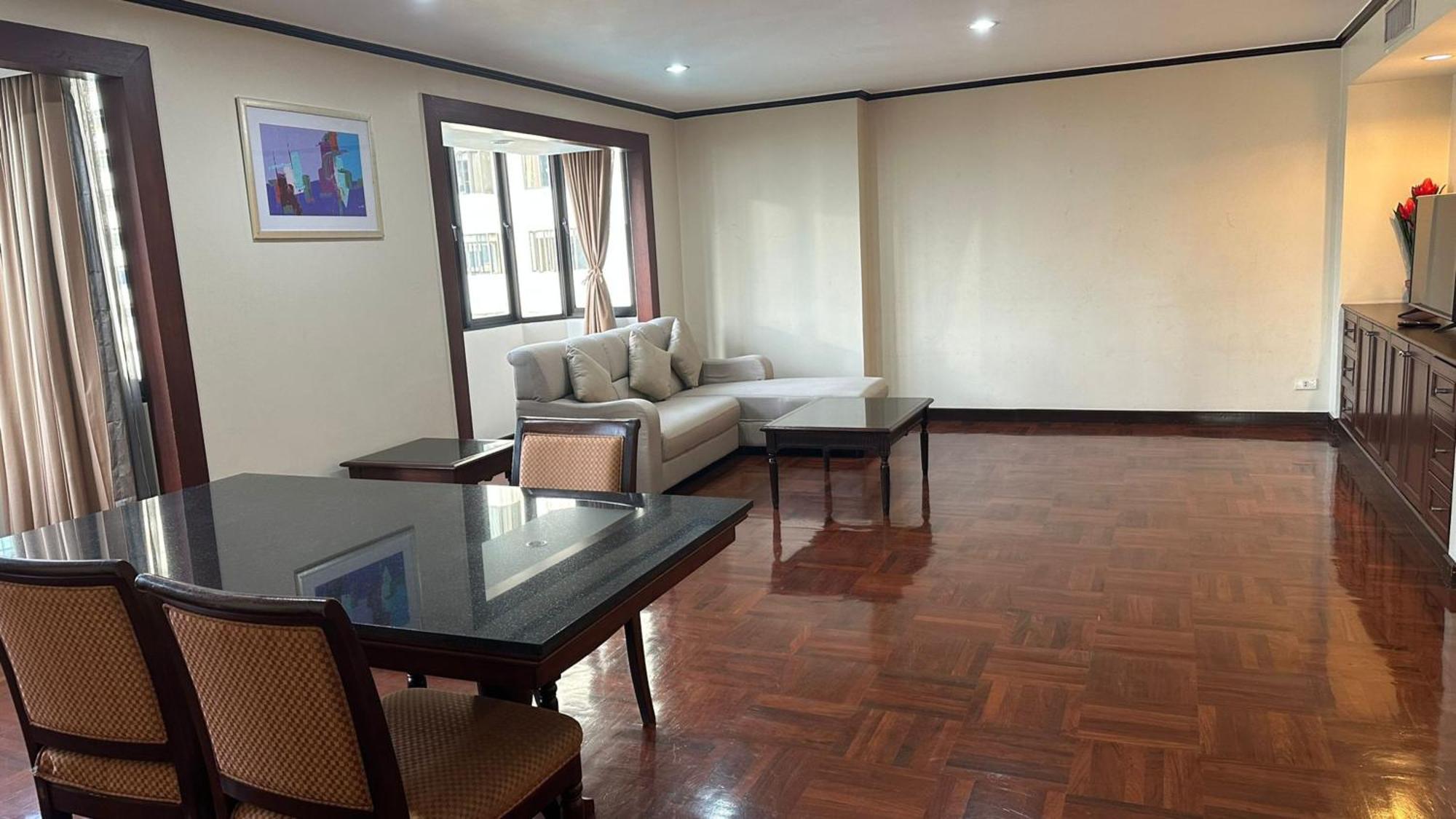 Omni Tower Nana Bangkok - Serviced Apartment On Sukhumvit Soi 4 Exterior foto