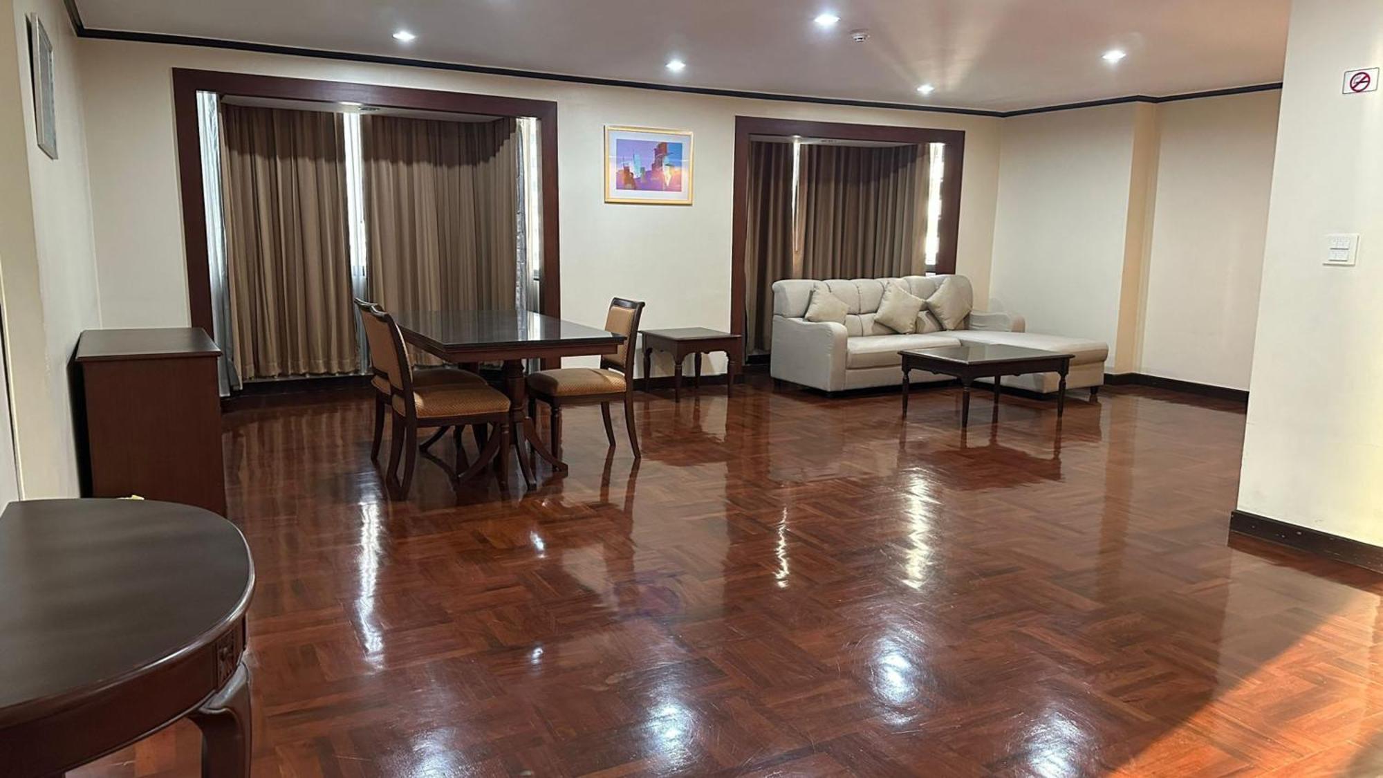 Omni Tower Nana Bangkok - Serviced Apartment On Sukhumvit Soi 4 Exterior foto