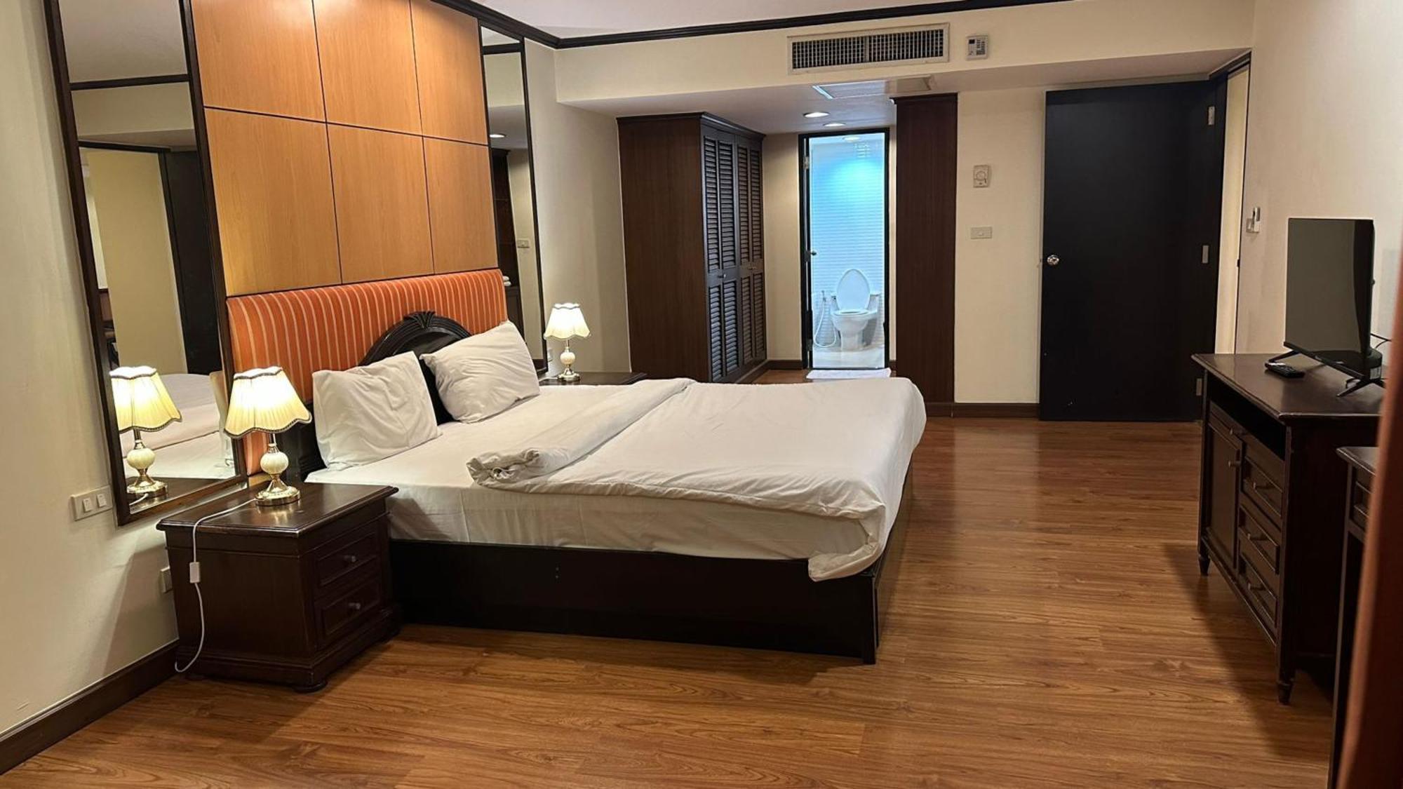 Omni Tower Nana Bangkok - Serviced Apartment On Sukhumvit Soi 4 Exterior foto