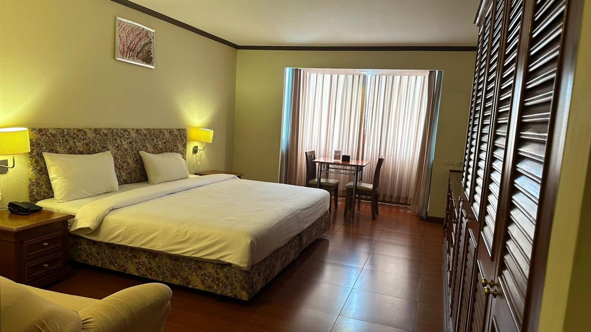 Omni Tower Nana Bangkok - Serviced Apartment On Sukhumvit Soi 4 Exterior foto