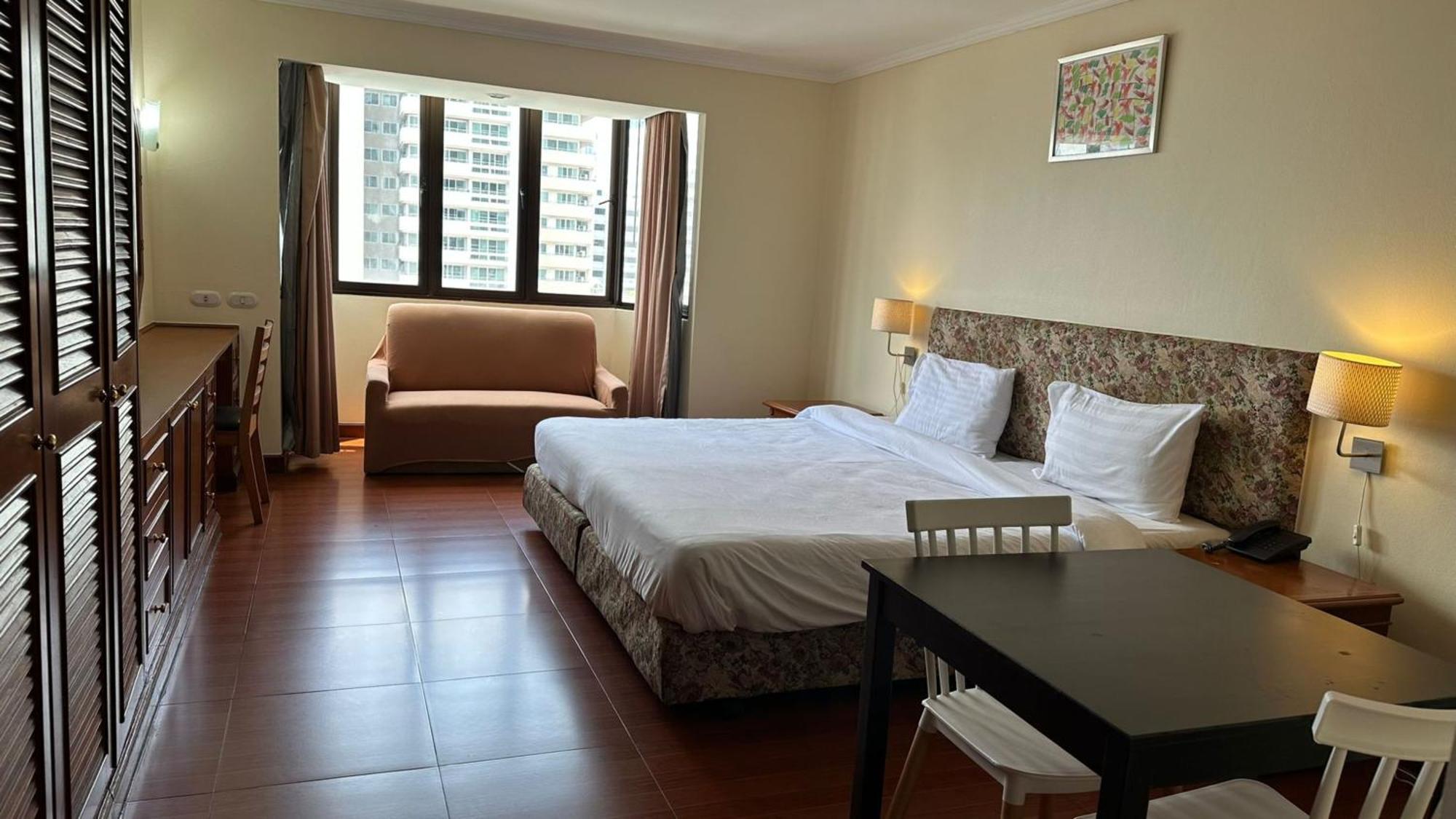 Omni Tower Nana Bangkok - Serviced Apartment On Sukhumvit Soi 4 Exterior foto