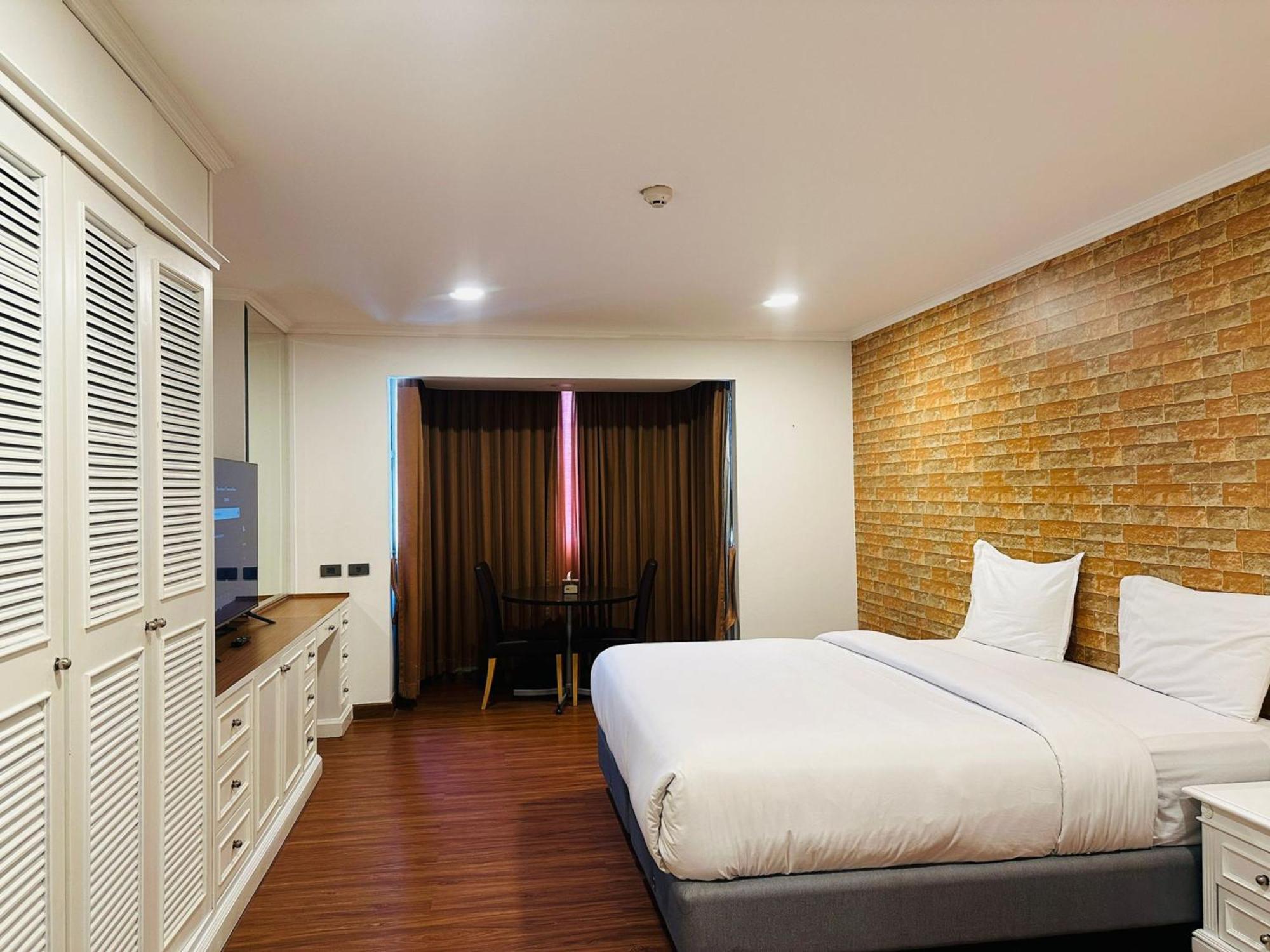Omni Tower Nana Bangkok - Serviced Apartment On Sukhumvit Soi 4 Exterior foto